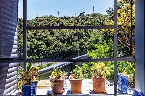 Photo of property in 2/17 Blackbridge Road, Wadestown, Wellington, 6012