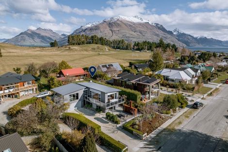 Photo of property in 73 Oregon Drive, Kelvin Heights, Queenstown, 9300