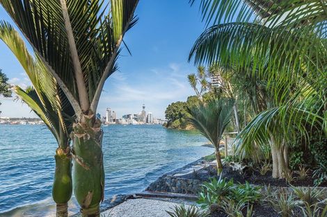 Photo of property in 1/15a Stanley Point Road, Stanley Point, Auckland, 0624