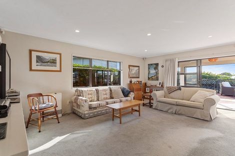 Photo of property in 6 Queens Road, Waikanae Beach, Waikanae, 5036