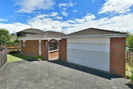 Photo of property in 2/71 Browns Bay Road, Browns Bay, Auckland, 0630