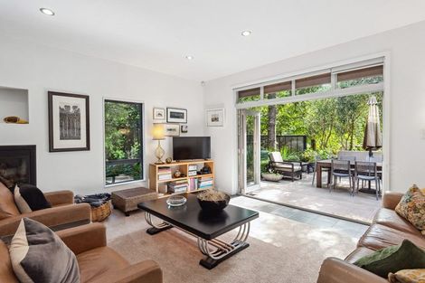 Photo of property in 2 Fiesta Grove, Raumati Beach, Paraparaumu, 5032