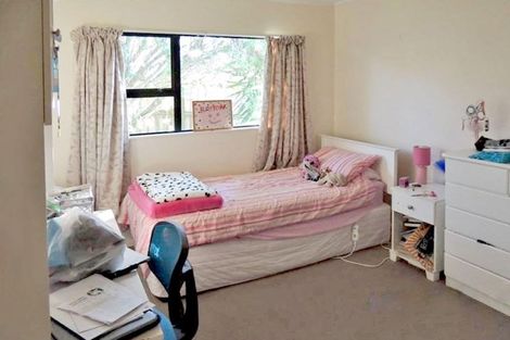 Photo of property in 11 Bob Charles Drive, Golflands, Auckland, 2013