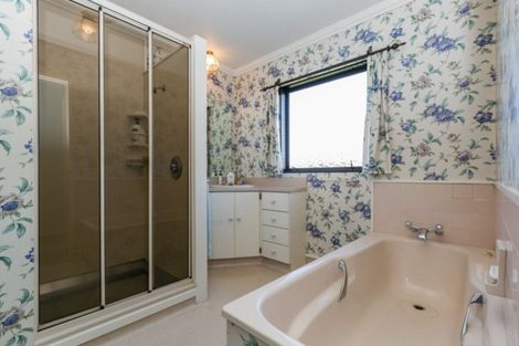 Photo of property in 417 Saint Georges Road, Havelock North, 4130