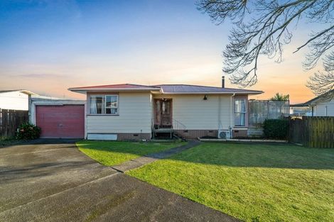 Photo of property in 17 Almay Place, Clover Park, Auckland, 2019