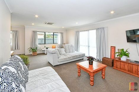 Photo of property in 19c Railway Street West, Papakura, 2110