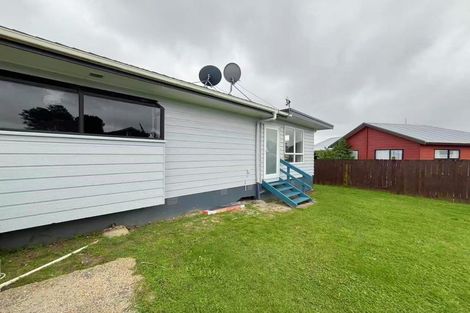 Photo of property in 3 Rukumoana Place, Clendon Park, Auckland, 2103