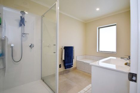 Photo of property in 66 Manu Drive, Kaiwaka, 0573