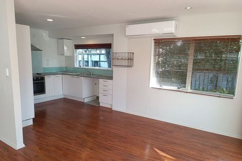 Photo of property in 1 Jay Court, Botany Downs, Auckland, 2010