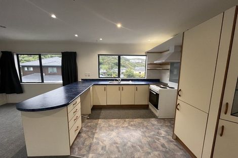 Photo of property in 19 Kilkelly Close, Tawa, Wellington, 5028