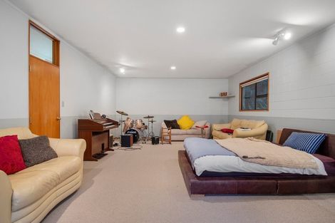 Photo of property in 33 Waikite Road, Welcome Bay, Tauranga, 3112