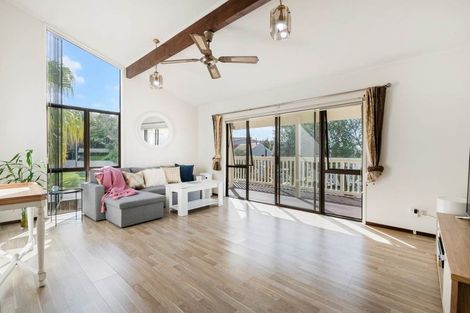 Photo of property in 17 Palliser Lane, Browns Bay, Auckland, 0630