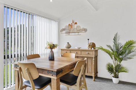 Photo of property in Redwood Village, 54/42 Main Road, Tawa, Wellington, 5028