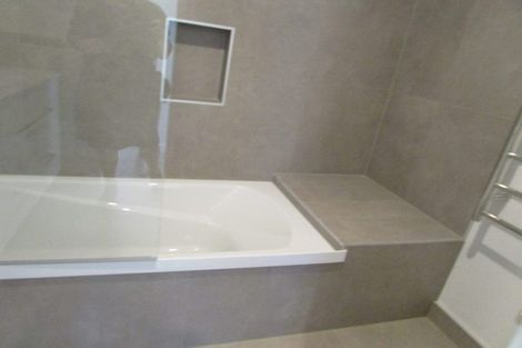 Photo of property in 4e Harmans Road, Lyttelton, 8082