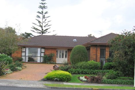 Photo of property in 25 Lexington Drive, Botany Downs, Auckland, 2010
