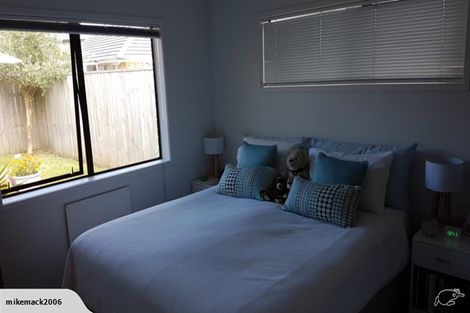 Photo of property in 1/34 Dale Crescent, Pakuranga, Auckland, 2010