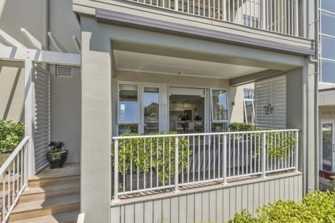 Photo of property in 6 Rewa Rewa Lane, Orewa, 0931