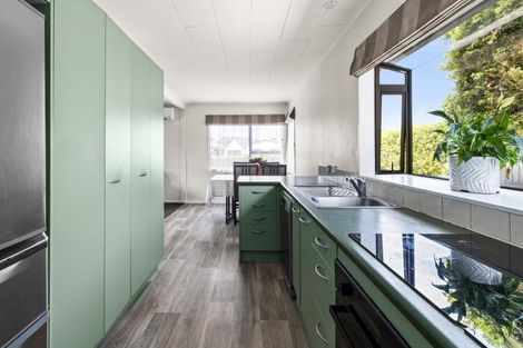 Photo of property in 22 Valerie Street, Clive, 4102