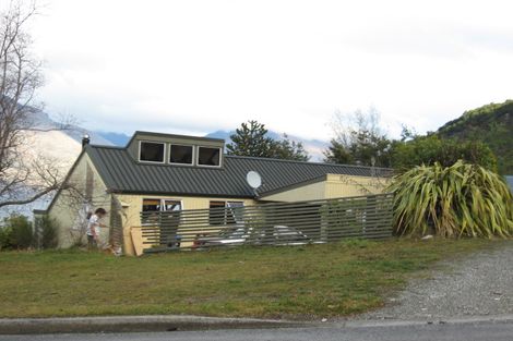 Photo of property in 55 Arawata Terrace, Sunshine Bay, Queenstown, 9300