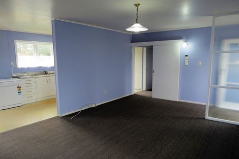 Photo of property in 17 Vina Place, Massey, Auckland, 0614