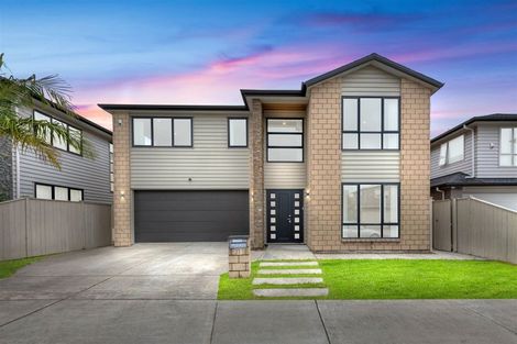 Photo of property in 37 Rosewell Crescent, Flat Bush, Auckland, 2019