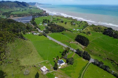 Photo of property in State Highway 3, Tongaporutu, Urenui, 4378