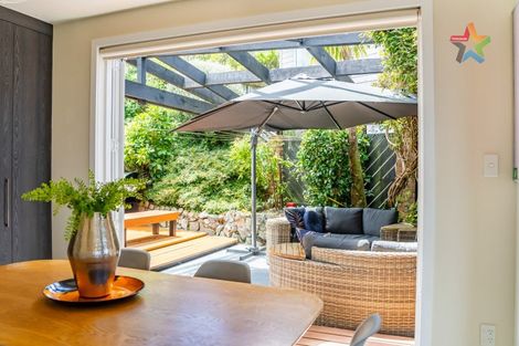 Photo of property in 239 Dowse Drive, Maungaraki, Lower Hutt, 5010