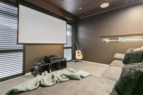 Photo of property in 21 Kahika Grove, Huapai, Kumeu, 0810