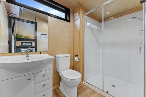 Photo of property in 71 Kaipara Road, Papakura, 2582