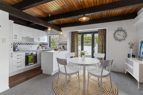 Photo of property in 52 Manly Street, Paraparaumu Beach, Paraparaumu, 5032