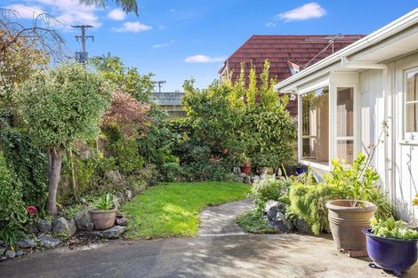 Photo of property in 54 Seaview Road, Paremata, Porirua, 5024