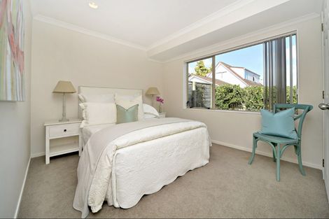 Photo of property in 6 Kilimanjaro Drive, Northpark, Auckland, 2013
