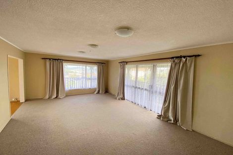 Photo of property in 20 Arahanga Grove, Maupuia, Wellington, 6022