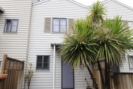 Photo of property in 24/8 Carolina Place, Albany, Auckland, 0632