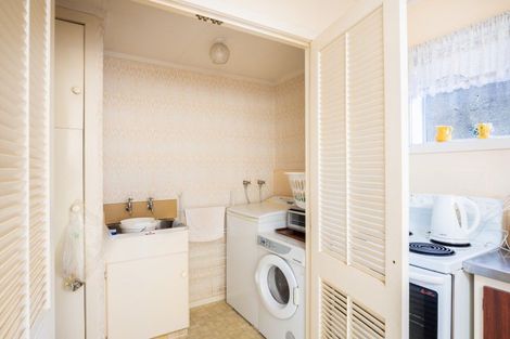 Photo of property in 21 Bayly Road, Moturoa, New Plymouth, 4310