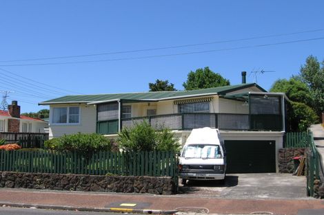 Photo of property in 5b Dundale Avenue, Blockhouse Bay, Auckland, 0600