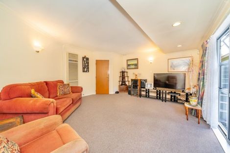 Photo of property in 61 Blue Mountains Road, Pinehaven, Upper Hutt, 5019