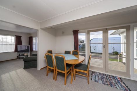 Photo of property in 6 Ngaio Place, Hawera, 4610