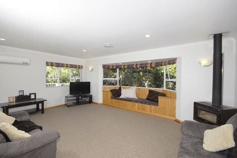 Photo of property in 3 Adams Place, Te Kamo, Whangarei, 0112