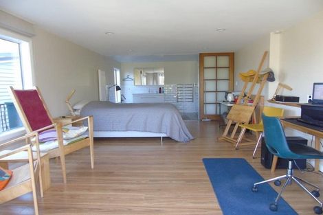 Photo of property in 17 Crawford Road, Kilbirnie, Wellington, 6022