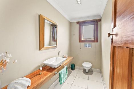 Photo of property in 43 Cameron Street, New Plymouth, 4310