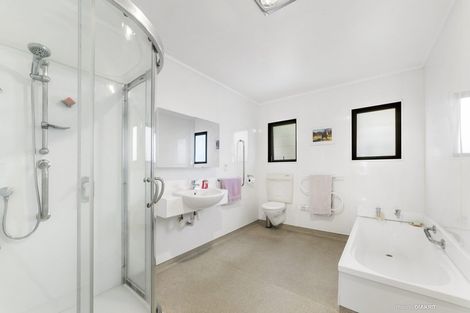 Photo of property in 15 Murchison Street, Island Bay, Wellington, 6023