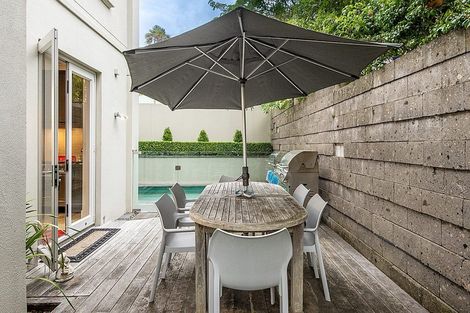 Photo of property in 14a Gibbons Road, Takapuna, Auckland, 0622