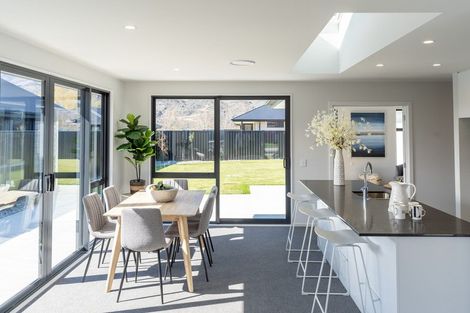 Photo of property in 36 Stratford Drive, Mount Pisa, Cromwell, 9383