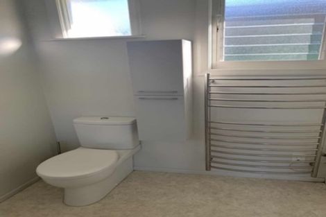 Photo of property in 1/26 Becroft Drive, Forrest Hill, Auckland, 0620