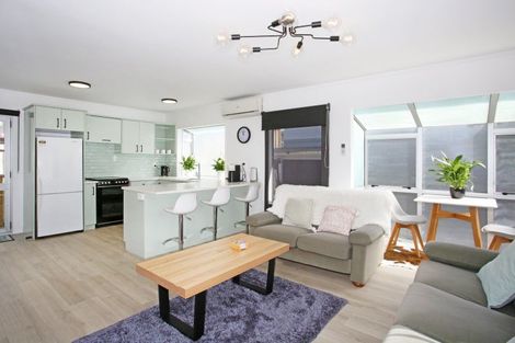 Photo of property in 125a Ennis Avenue, Pakuranga Heights, Auckland, 2010