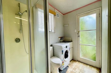 Photo of property in 1/17 Ashbourne Place, Glendene, Auckland, 0602