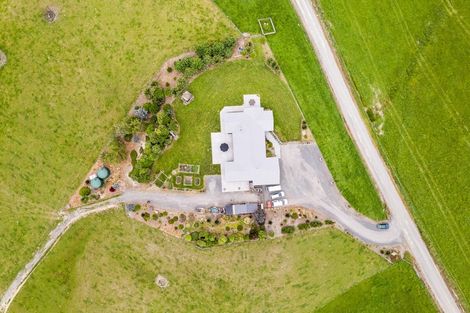 Photo of property in 62 Back Road, Woodside, Outram, 9073