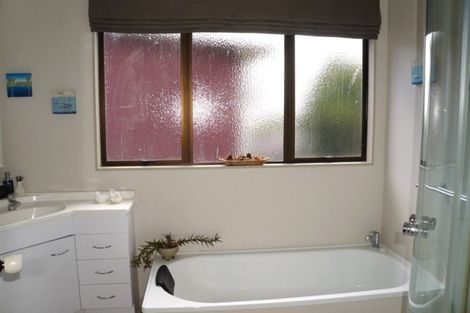 Photo of property in 17 Seaview Road, Ruakaka, 0116