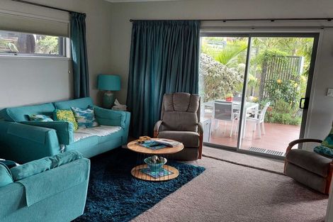 Photo of property in 8 Fendalton Place, Hatfields Beach, Orewa, 0931